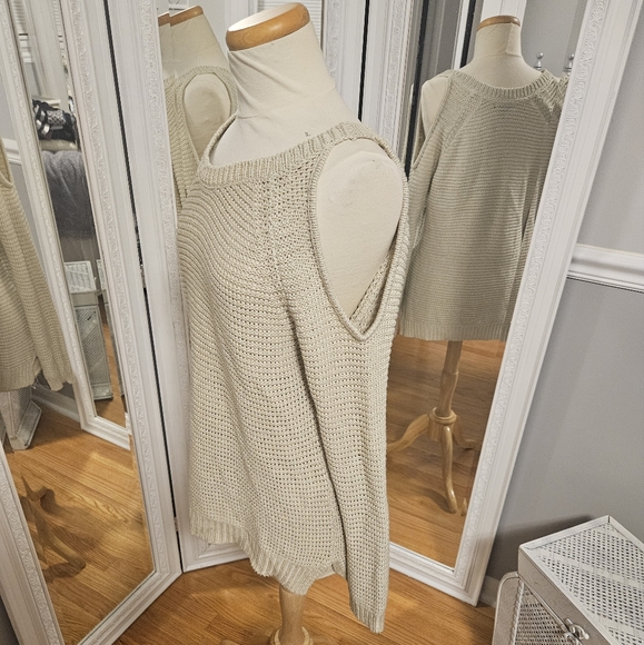 Aqua Long Cold Shoulder Knit Sweater Cream Size M - Picture 2 of 5